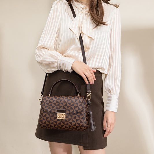 Lock Messenger Bag Simple Versatile One Shoulder Diagonal GO Buy